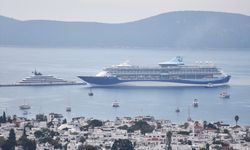 Bodrum’a kruvaziyer sezonun son seferinde turist akını!