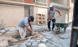 Karşıyaka’da yol bakım çalışmaları hız kesmiyor