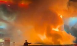 Otomobil akaryakıt istasyonuna daldı, faciadan kıl payı dönüldü!