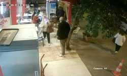 İzmir’de pastanede dehşet anları: Elinde bıçakla müşterilere saldırdı