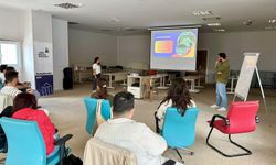 İzmir’de gençlere belediye çalışmaları hakkında eğitim