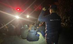 İzmir açıklarında 18 düzensiz göçmen yakalandı, 25 göçmen geri itildikten sonra kurtarıldı