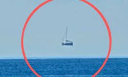 Tekne havada asılı kaldı, görenler gözlerine inanamadı