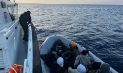 İzmir açıklarında 10 düzensiz göçmen yakalandı