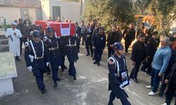 Kalp krizi sonucu hayatını kaybeden komutan toprağa verildi