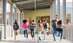 17 Kasım okullar yarım gün mü, Pazartesi okullar tatil mi?