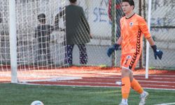 Menemenli genç kaleci Alp’i Beşiktaş denedi