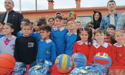 Öğretmen Eren, projesiyle kırsaldaki öğrencilerin yüzünü güldürdü