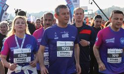 Maratonda koşan Özel'den açıklama