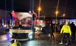 Yolcu otobüsü ile halk otobüsü çarpıştı; 9 yaralı