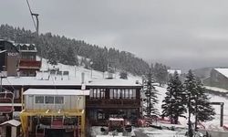 Sezonu müjdeleyen kar yağışı: Zirve yeniden beyaza döndü