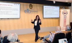 Dinçer: “Yapay zeka düşünmez, taklit eder”