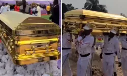 104 yaşındaki annesini altın tabutta defnetti