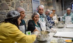 İzmir’in çınarları mutfağa girdi: Sağlıklı yaş almanın lezzetli formülü