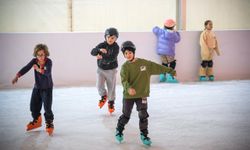 Yeni yıl coşkusu buz pistlerinde