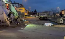 Çöp kamyonunun altında kalan işçi hayatını kaybetti