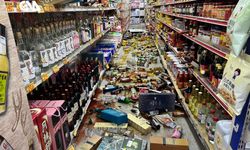 Depremde panik anları kamerada