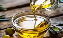 Zeytinyağına neden tuz atarız? Aromayı bir anda değiştiren küçük sır