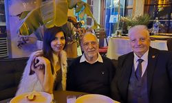 Garo Mafyan ve orkestrası Kırmızı Reçete L’agora Old Town'daydı