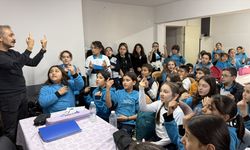 İzmirli öğretmen notalarla can veriyor: Organ bağışı için beste yaptı