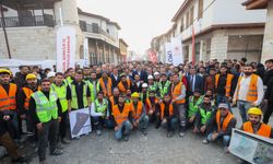 Bakan Kurum Hatay’da deprem konutlarını inceledi