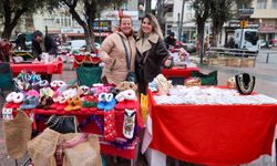 Buca’da yeni yıl heyecanı sokağa taştı: El emeği pazarı ziyaretçi akınına uğruyor