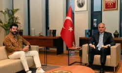 Burak Özçivit, Bakan Ersoy ile buluştu: “Birlikte çok güzel işlere imza atacağız”