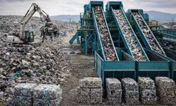 İzmir’in atık yönetiminde yeni dönem: Çöpü saklayan değil dönüştüren model geliyor