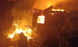 Evde çıkan yangın okul lojmanına sıçradı