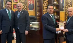 Ankara’da ezber bozan buluşma: Bahçeli ile Ahmet Özer bir araya geldi