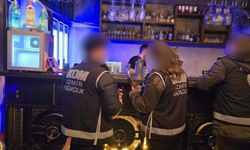 İzmir’de yılbaşı öncesi sahte içki baronlarına büyük darbe: Tonlarca etil alkol ele geçirildi