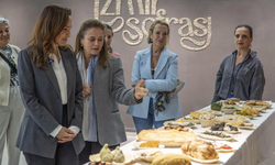 İzmir mutfağı sanatla buluştu: Yoğun ilgi gören “İzmir Sofrası” sergisi uzatıldı