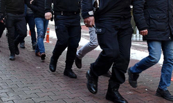 İzmir’de uyuşturucu operasyonu: Baba ve oğul suçüstü yakalandı