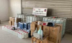 İzmir’de 1,5 milyon lira değerinde kaçak etil alkol ele geçirildi