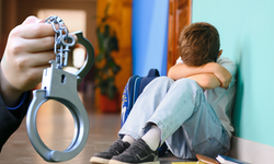 İzmir’de çocuğa bıçakla tehdit davasında tahliyeye savcılıktan itiraz