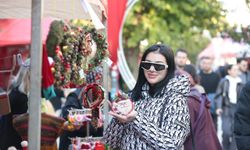 Konak’ta yılbaşı bereketi: Kadın emeği Dominik Caddesi’ni şenlik alanına çevirdi