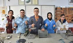 Metal, özel öğrencilerin ellerinde şekilleniyor