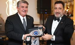 Serdal Adalı İzmir’de Beşiktaşlılarla buluştu