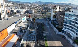 Karşıyaka trafiğine neşter vuruluyor: Şemikler'de dev şantiye kuruldu