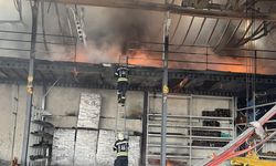 Apartmanda panik! Depoda çıkan yangın apartmana sıçradı
