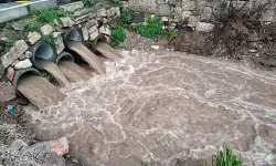 Foça'da fırtınalı saatler