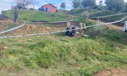 Ödemiş’te tarım mesaisine kan bulaştı: Devrilen traktörün altında kalan sürücü yaşamını yitirdi