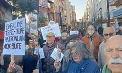 Emekliler sokağa indi: Maaşlarda artış talep etti!