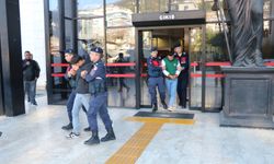 Polisin üzerine motosiklet süren 2 kişi tutuklandı