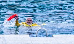 Fedon İstanbul Boğazı’na atladı