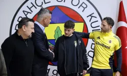 Fenerbahçe’de flaş ayrılık: Sebastian Szymanski Rennes’e transfer oldu