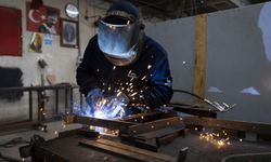 İzmir’in sihirli elleri kent için üretiyor: Atıktan tasarıma, tasarruftan estetiğe