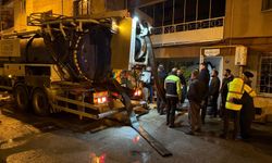 İzmir’de ekipler gece boyunca sahadaydı: sağanak ve fırtınaya karşı alarm verildi