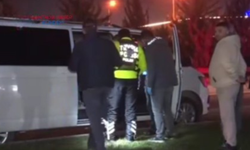 Yol kenarında park halindeki minibüste ölü bulundu