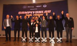 Motosiklet şampiyonları İzmir'de kupalarını aldı